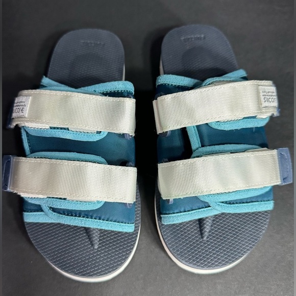 Suikore  size 6 Blue and White Sandals pre
Owned Exellent condition - Picture 1 of 6